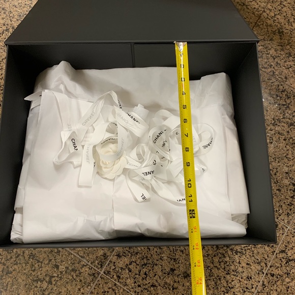 🖤CHANEL. XL Gift Box. - Picture 4 of 8